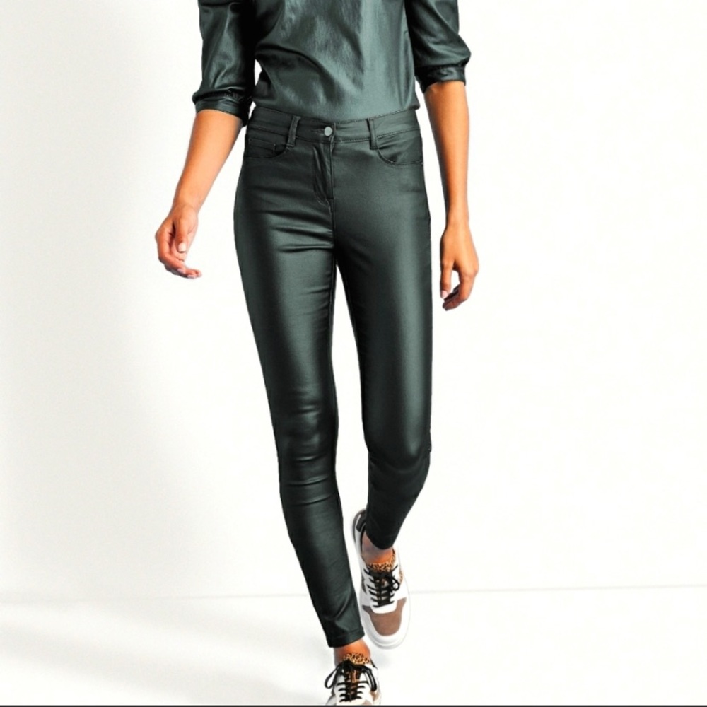 Vero Moda coated jegging. W28/L32